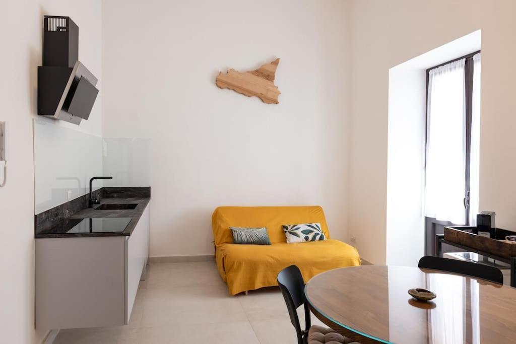 Collegiata Apartment - Catania Downtown Buitenkant foto